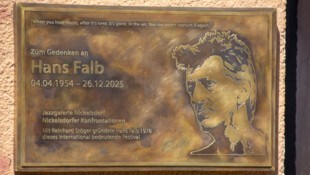 In Nickelsdorf wurde eine Gedenktafel enthüllt. 