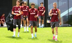 Oliver Lukic (re.) und Takumu Kawamura (2. v. re.) sind kommende Saison keine Bullen mehr.