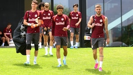 Oliver Lukic (re.) und Takumu Kawamura (2. v. re.) sind kommende Saison keine Bullen mehr.