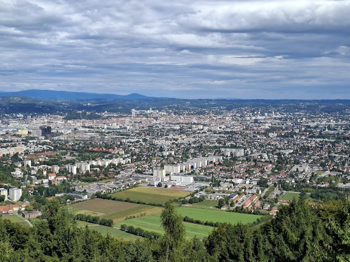 Herrlicher Ausblick über ganz Graz vom Buchkogel – in dem Fall von der Rudolfswarte.