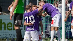 Austria Salzburg jubelte im ÖFB Cup bei Wals-Grünau.