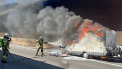 Ein Wohnmobilbrand ließ die A10 bei Zederhaus stocken.