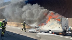 Ein Wohnmobilbrand ließ die A10 bei Zederhaus stocken