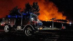 Die Feuerwalze rückt in rasantem Tempo auf die Großstadt Bordeaux zu.