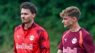 Cheftrainer Danny Röhl (li.) mit Nikolas Veratschnig.