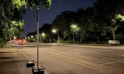 So leer wie nach der Amokfahrt in Berlin hat man die Straße des 17. Juni selten gesehen.
