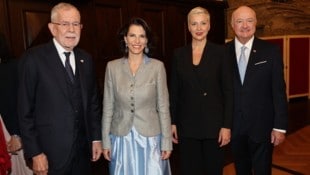 Bundespräsident Alexander Van der Bellen, Landeshauptfrau Karoline Edtstadler und Bundeskanzler ...