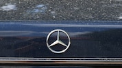 Kaum war der Besitzer ausgestiegen, soll der 16-Jährige mit dem Mercedes davongefahren sein. ...