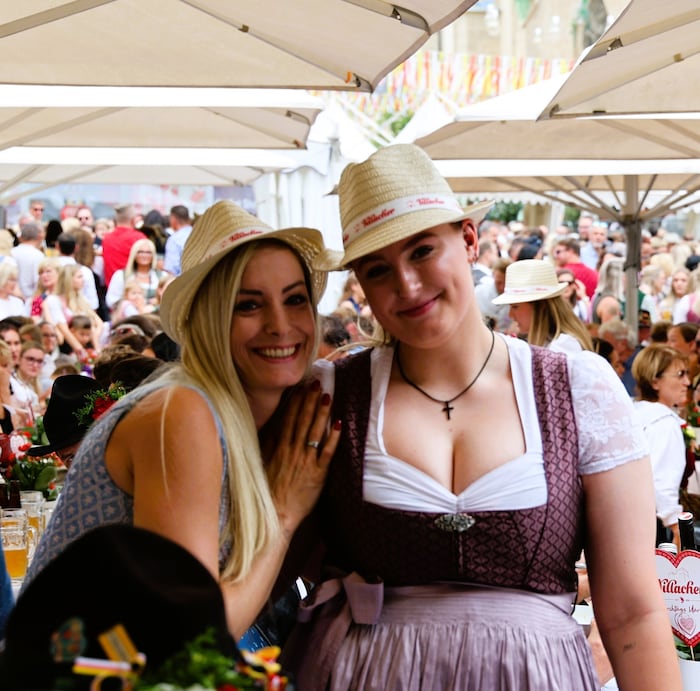 Gute Stimmung auf dem Rathausplatz