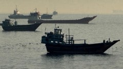 Kein Schiff könne die Straße von Hormuz passieren, ohne die iranischen Vorschriften einzuhalten, ...