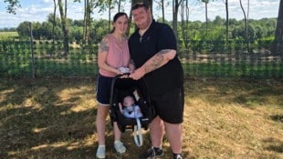 Mama Kathi, Papa Matthias und James wollen nach der Odyssee nur eines – „in Frieden und ohne ...