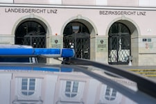Einer der beiden bekam eine mehrmonatige unbedingte Haftstrafe (Symbolbild)