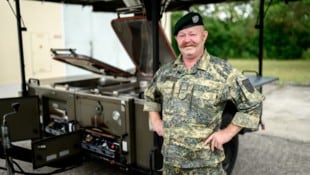 Koch-Veteranen, wie Martin Dringel, aktivieren die „verstaubten“ Feldküchen in den Kasernen.