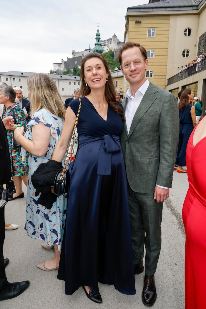 Raffaela Schaidreiter und Partner Jan können ihr Baby-Glück nicht mehr verbergen.