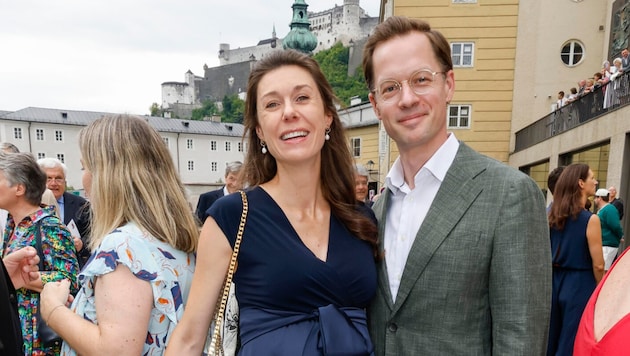 Raffaela Schaidreiter und Partner Jan können ihr Baby-Glück nicht mehr verbergen.