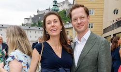 Raffaela Schaidreiter und Partner Jan können ihr Baby-Glück nicht mehr verbergen.