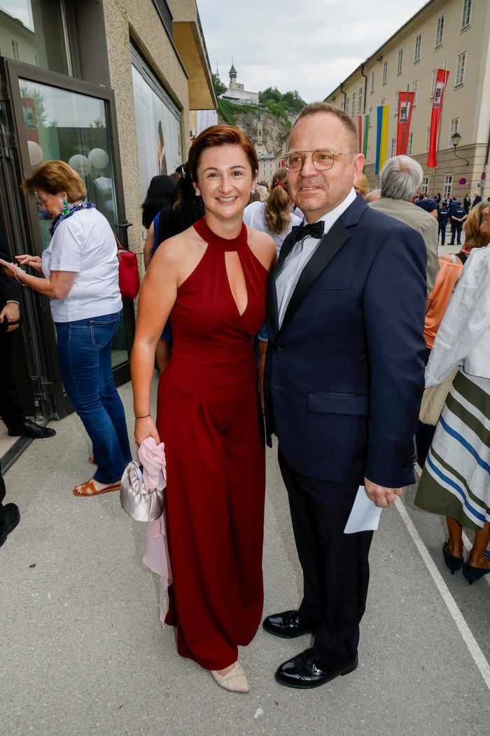 Marlene Svazek mit Elie Rosen, Präsident der Israelitischen Kultusgemeinden Salzburg und Graz
