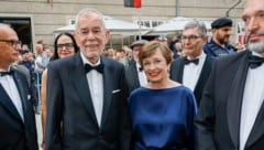 „Carmen“ versammelte die heimische Prominenz vorm Großen Festspielhaus in Salzburg. Alexander ...