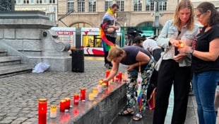 Grazer zündeten am Sonntagabend Kerzen für die Opfer von Berlin an.