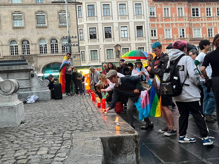 Rund Hundert Menschen kamen zur Mahnwache