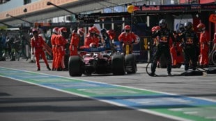 Lewis Hamilton war in der Boxengasse zu schnell unterwegs.