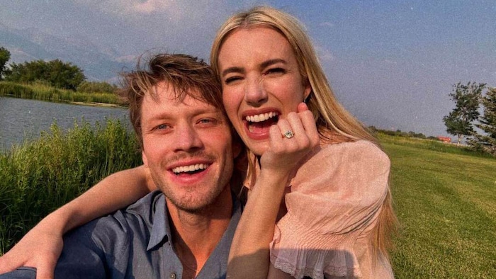 Ihre Verlobung haben Emma Roberts und Cody John mit einem Instagram-Foto bekannt. Mit ...