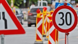 Auf der Lechaschauer Lechbrücke kommt es in den nächsten Wochen zu Behinderungen.