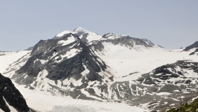 Die Wildspitze ist Österreichs zweithöchster Berg und ist im Sommer Ziel zahlreicher ...
