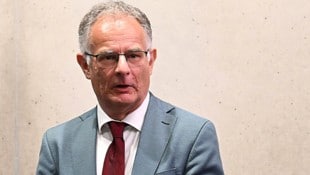 Finanzminister Markus Marterbauer geht sehr offen mit seiner Krebserkrankung um.