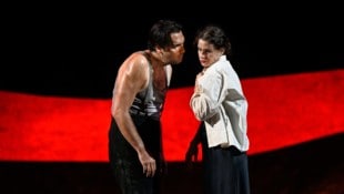 Das tödliche Finale mit Jonathan Tetelman (Don José), Asmik Grigorian (Carmen)