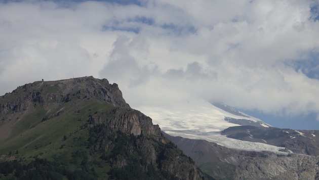 Tragödie auf Russlands höchstem Berg: Sieben Alpinisten geraten in ein Unwetter – fünf sterben.