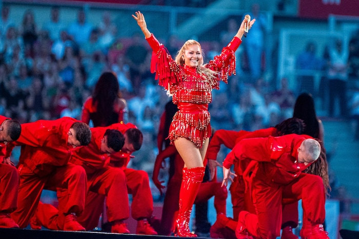 Helene Fischer brach mit 57.500 Fans den Besucherrekord im Wiener Ernst-Happel-Stadion und ...