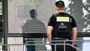 Weil der Attentäter auf freiem Fuß war, mussten die deutschen Behörden bereits einiges an Kritik ...