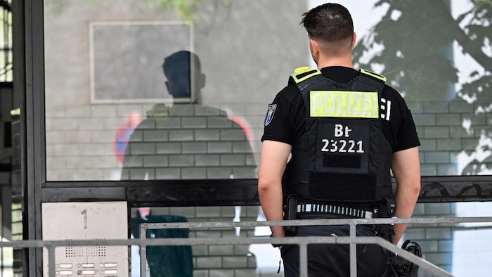 Weil der Attentäter auf freiem Fuß war, mussten die deutschen Behörden bereits einiges an Kritik ...