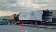 Ein Lkw-Crash sorgte für kilometerlangen Stau auf der A2.