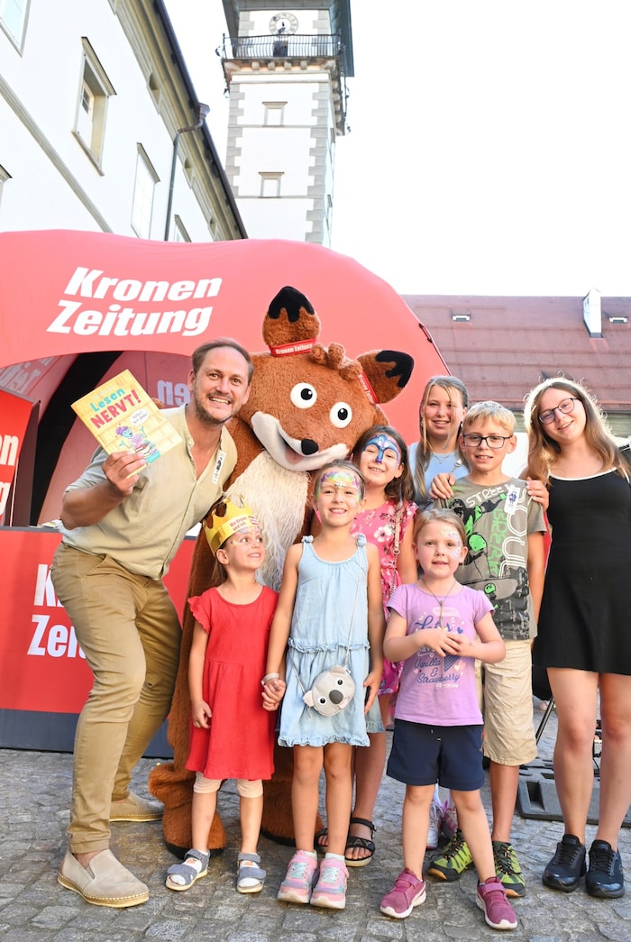 „Krone“-Lesefuchs Theo und Leseonkel Christian kommen in die Kinderwelt!