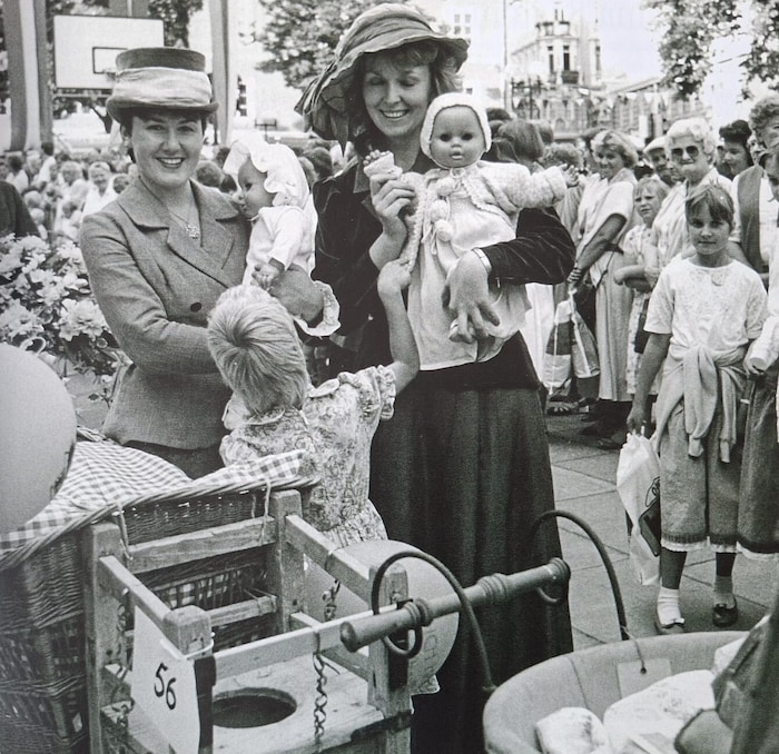 Flohmarkt, Tanz um den Lindwurm, Kinderwagencorso: Feierlaune!