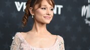 Ariana Grandes Schlüsselbein ziert mittlerweile ein Liebestattoo für ihren Jetzt-wieder-Freund ...