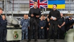 Premier Andy Burnham und Präsident Wolodymyr Selenskyj besuchten den Militärhafen von ...