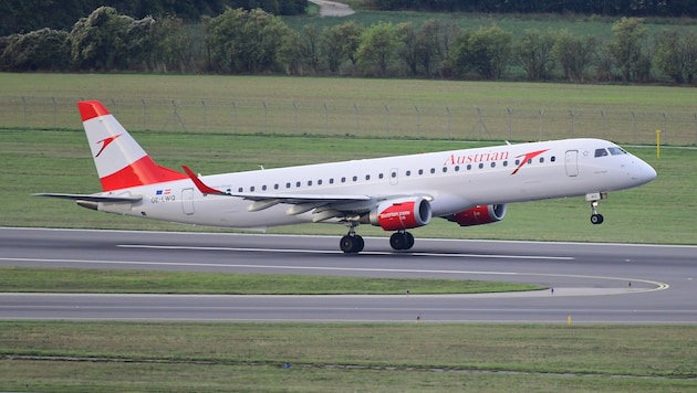 The man was able to enter the AUA aircraft unimpeded. The flight was delayed before taking off ...