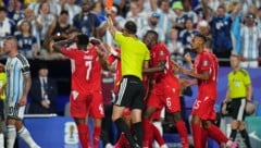 Schweiz-Star Breel Embolo sah gegen Argentinien die Rote Karte. Doch diese hätte es nicht geben ...
