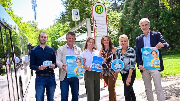 Umfrage war hilfreich: Markus Letter, Bürgermeister Christian Scheider, Felicia Winter, Tamara ...