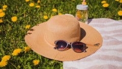 Bei großer Hitze sollte man seinen Körper schützen: Meiden Sie die Sonne, überanstrengen Sie ...