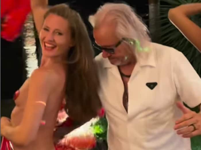 Robert Geiss ließ sich von den Burlesque-Tänzerinnen mitreißen. Während Carmen den Partyspaß ...