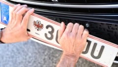 Wer eine Kennzeichentafel stiehlt, dem drohen ernsthafte Konsequenzen.