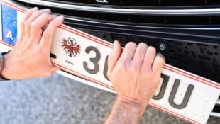 Wer eine Kennzeichentafel stiehlt, dem drohen ernsthafte Konsequenzen.