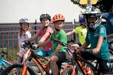 Ran an die Pedale: Bei der Radkids-Ferienwoche galt es praktische Erfahrungen zu sammeln.