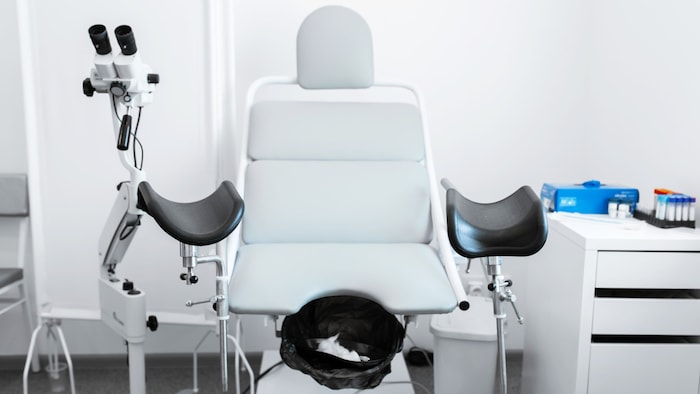 Mathias P. also had to sit on a chair just like that one. He was “examined” under non-sterile ...