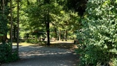 Vor „Witti’s Ranch“ ist ein Hinweis für Camper aufgestellt, dennoch soll es sich laut dem ...