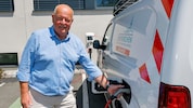 Bürgermeister Konrad Pieringer ist von den Photovoltaikanlagen überzeugt und wird diese für die ...